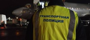 События недели: фейк про бензин, мясо медуз и пьяная драка в самолете