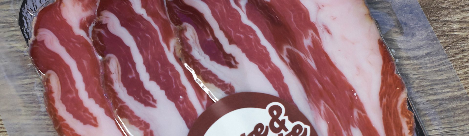 Колбасник и гриль-мастер — о философии терпения в готовке мяса