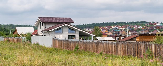 Поле Черепанова в Иркутском округе: как жители микрорайона на сельхозземлях борются за свои дома