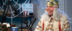 Селедка под шубой, елка и Путин: Баба-яга рассказала, как встречает Новый год