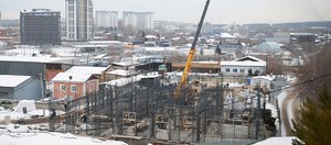 «Нам любоваться на кирпичную стену?»: жители домов на Безбокова боятся соседства с новой высоткой