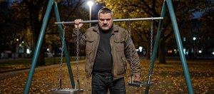 События недели: трагедия в Шелехове, дикобраз-альбинос и украденные качели