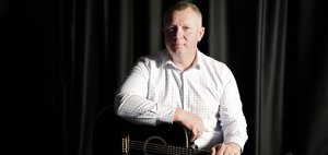 «Иркутск дал энергию для творчества»: Дмитрий Акулов — о написании песен и ИИ в современной музыке