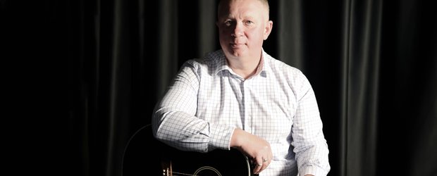 «Иркутск дал энергию для творчества»: Дмитрий Акулов — о написании песен и ИИ в современной музыке