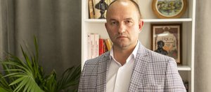 Поддержка бойцов и завершение строек: депутат ЗС Дмитрий Мясников о бюджете и работе в округе