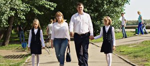 С 1 июня по 30 сентября СФР Приангарья принимает заявления на выплату для работающих родителей двух и более детей
