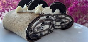 Рецепт блинов на Масленицу: любимое угощение и сырный крем в оригинальной подаче