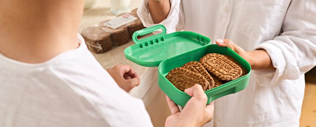 Здоровый перекус для школьника: почему злаковое печенье лучше шоколадки