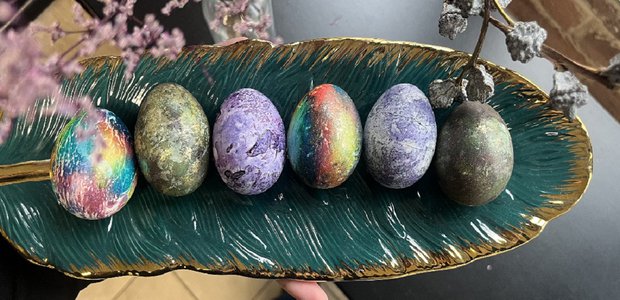 Как покрасить яйца на Пасху: три простых и эффектных способа