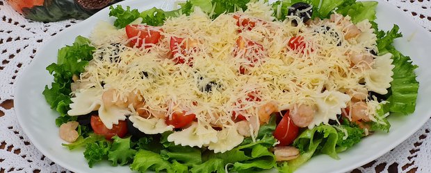 Салат «Неаполитанский»: необычный рецепт к Новому году с азиатским акцентом