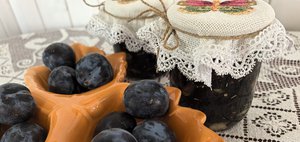 Вяленые сливы: необычная закуска из привычных плодов