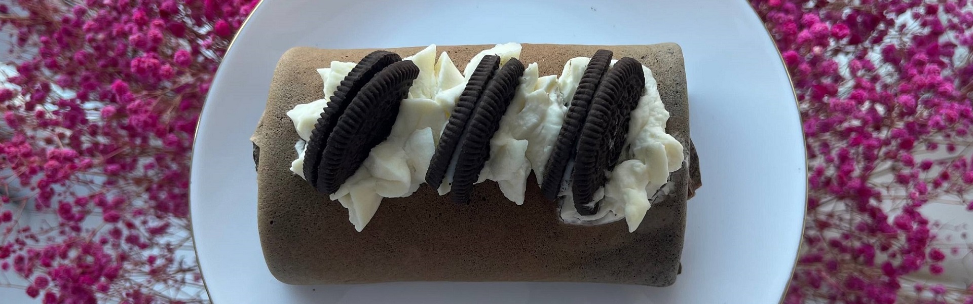 Рецепт блинов на Масленицу: любимое угощение и сырный крем в оригинальной подаче