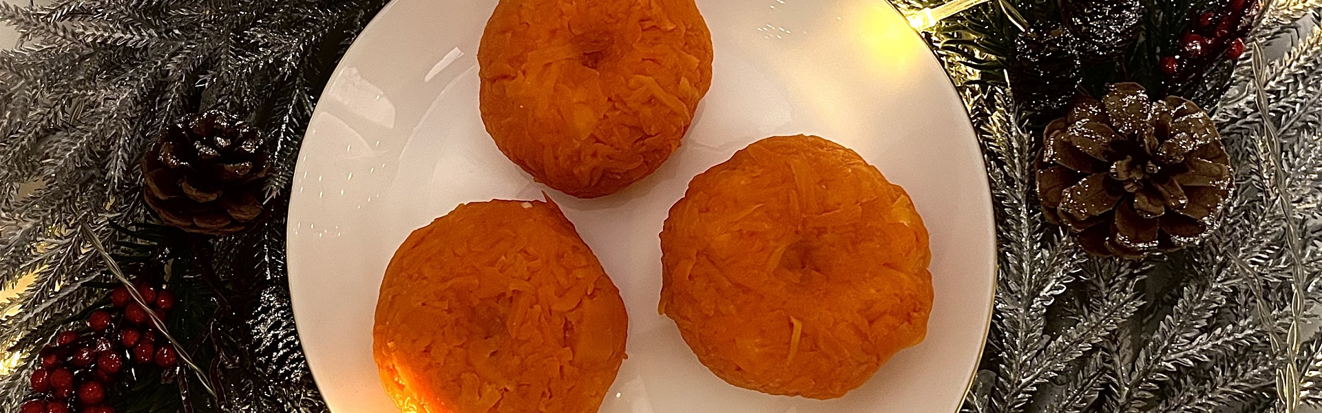 Эффектный салат на новогодний стол: готовим «мандарины» из доступных продуктов