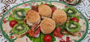 Бутерброды, рыба и буше: три закуски для вашего новогоднего стола