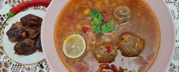 Время согревающих супов: готовим хариру