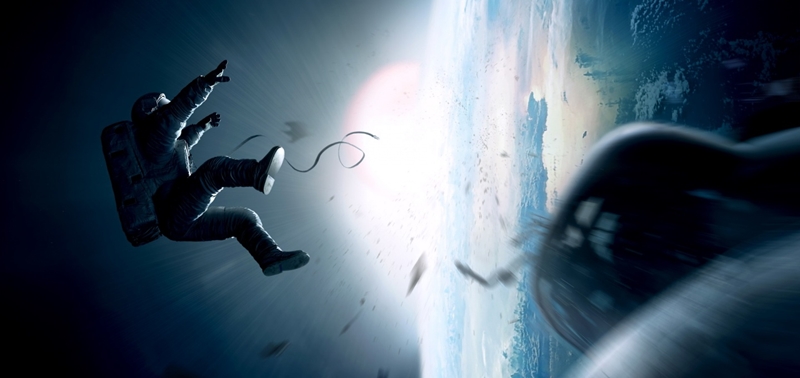 С 3 октября в кинотеатрах Иркутска показывают фантастическую драму «Гравитация» режиссера Альфонсо Куарона — безукоризненно снятую историю о человеке и космосе.