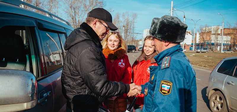 В преддверии Дня автомобилиста Автохолдинг РОССО совместно с ГИБДД провел на дорогах города необычную акцию.