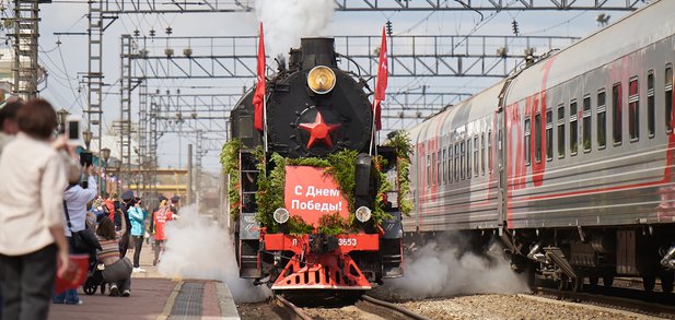 Ретро-состав на паровозной тяге прибыл утром 8 мая.