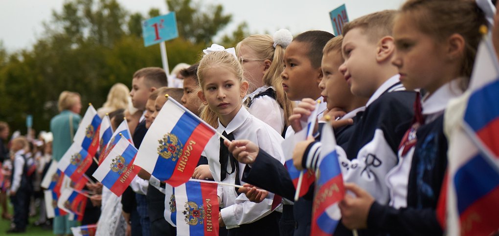 Фоторепортаж со школьных линеек.