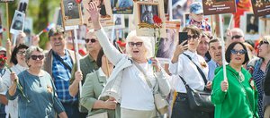 «Бессмертный полк» прошёл по Иркутску в честь 80-летия Победы