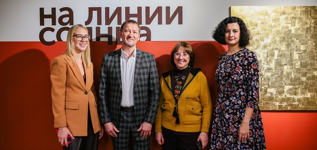 Свои работы представил художник из Казани Ринат Ахметов.