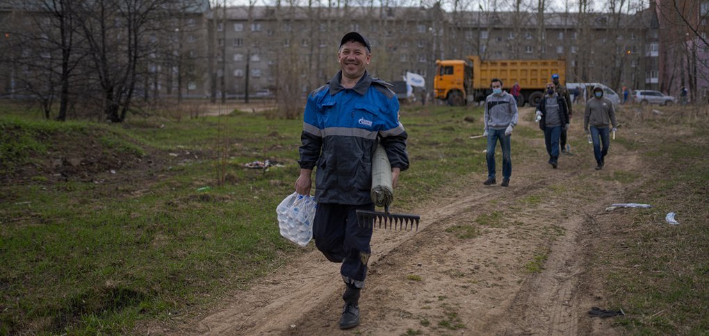 На уборку города вышло 6000 человек.