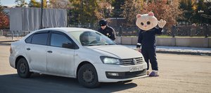 Подарки и памятки для водителей: в Иркутске прошла акция ко Дню автомобилиста