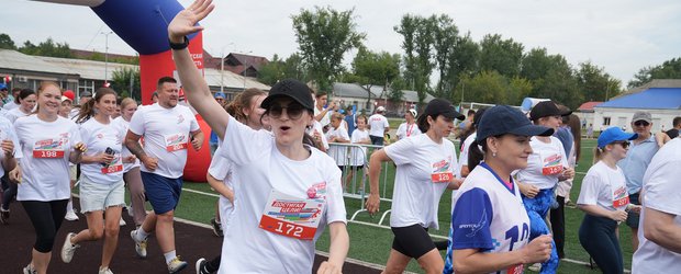 «Достигая цели!»: железнодорожники отметили профессиональный праздник на беговой дорожке