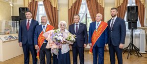 В Иркутске вручили знаки «Почётный гражданин» Дмитрию Мезенцеву и Михаилу Корневу