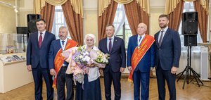В Иркутске вручили знаки «Почётный гражданин» Дмитрию Мезенцеву и Михаилу Корневу