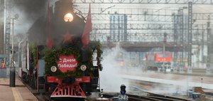 «Поезд Победы» торжественно встретили в Иркутске