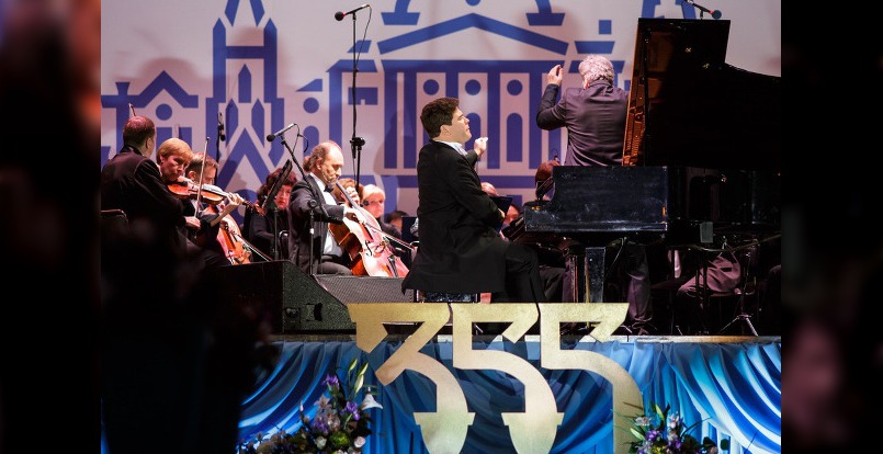 Денис Мацуев на праздничном концерте. Автор фото — Александр Новиков